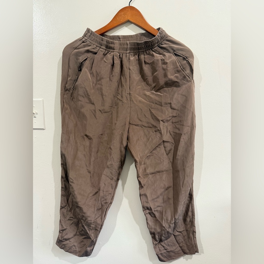 MODERN WEAVING Women's Relaxed Fit Joggers in Taupe